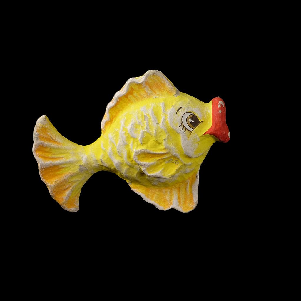 gelber Fisch aus Pappmache