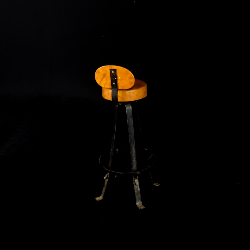 Barhocker mit Lederpolster