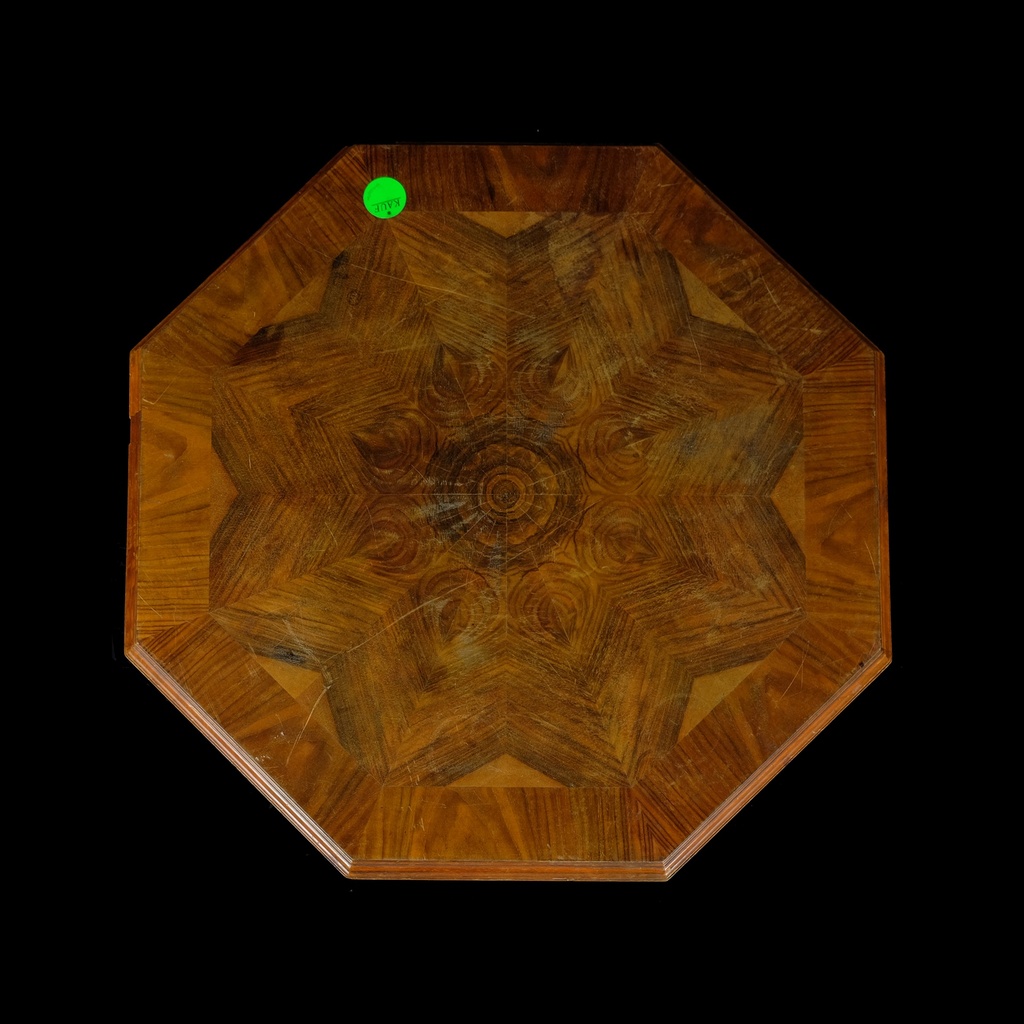 Esstisch aus Holz