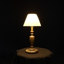 Tischlampe mit Holzfuß