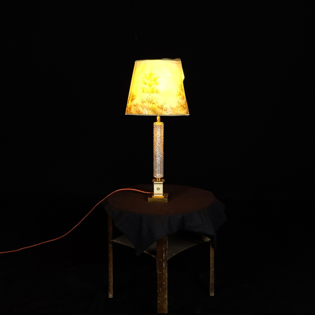 Tischlampe mit Glasfuß