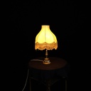 Tischlampe mit langen Fransen