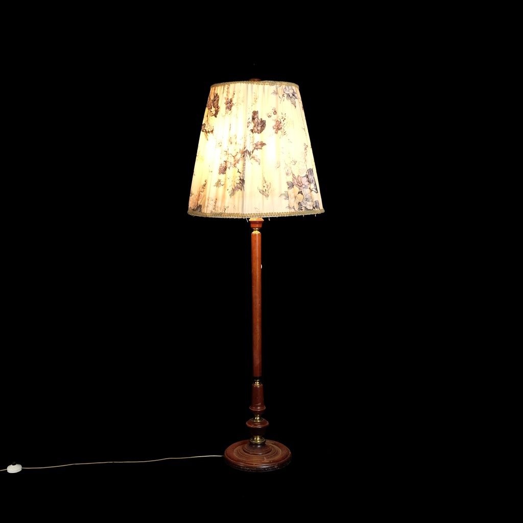 Stehlampe, klassisch mit Blumenmuster