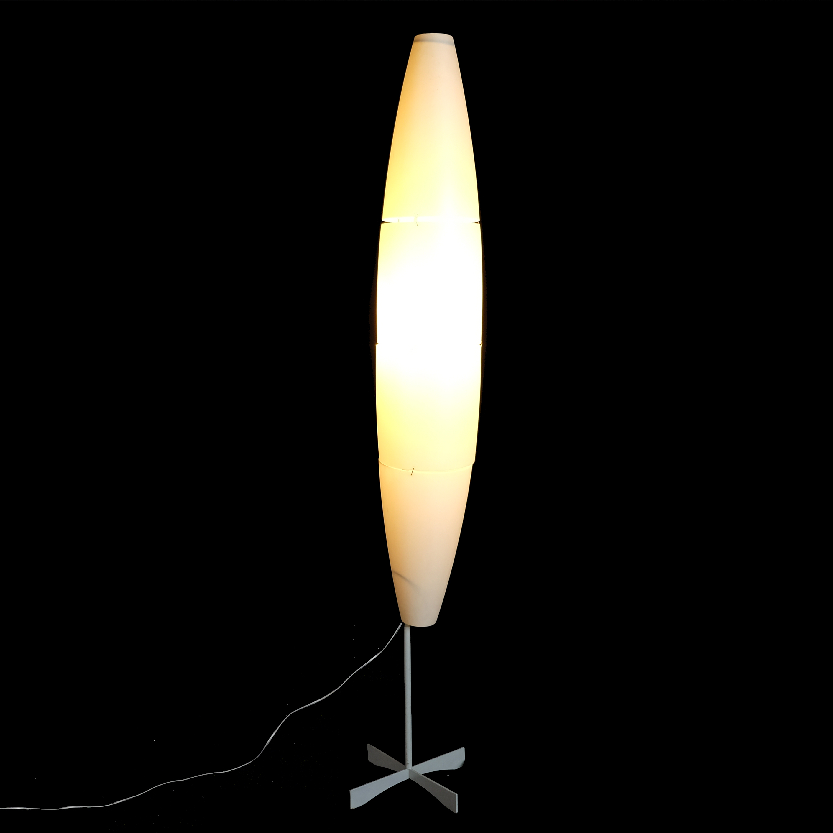 Stehlampe modern, weiß, dreigeteilt