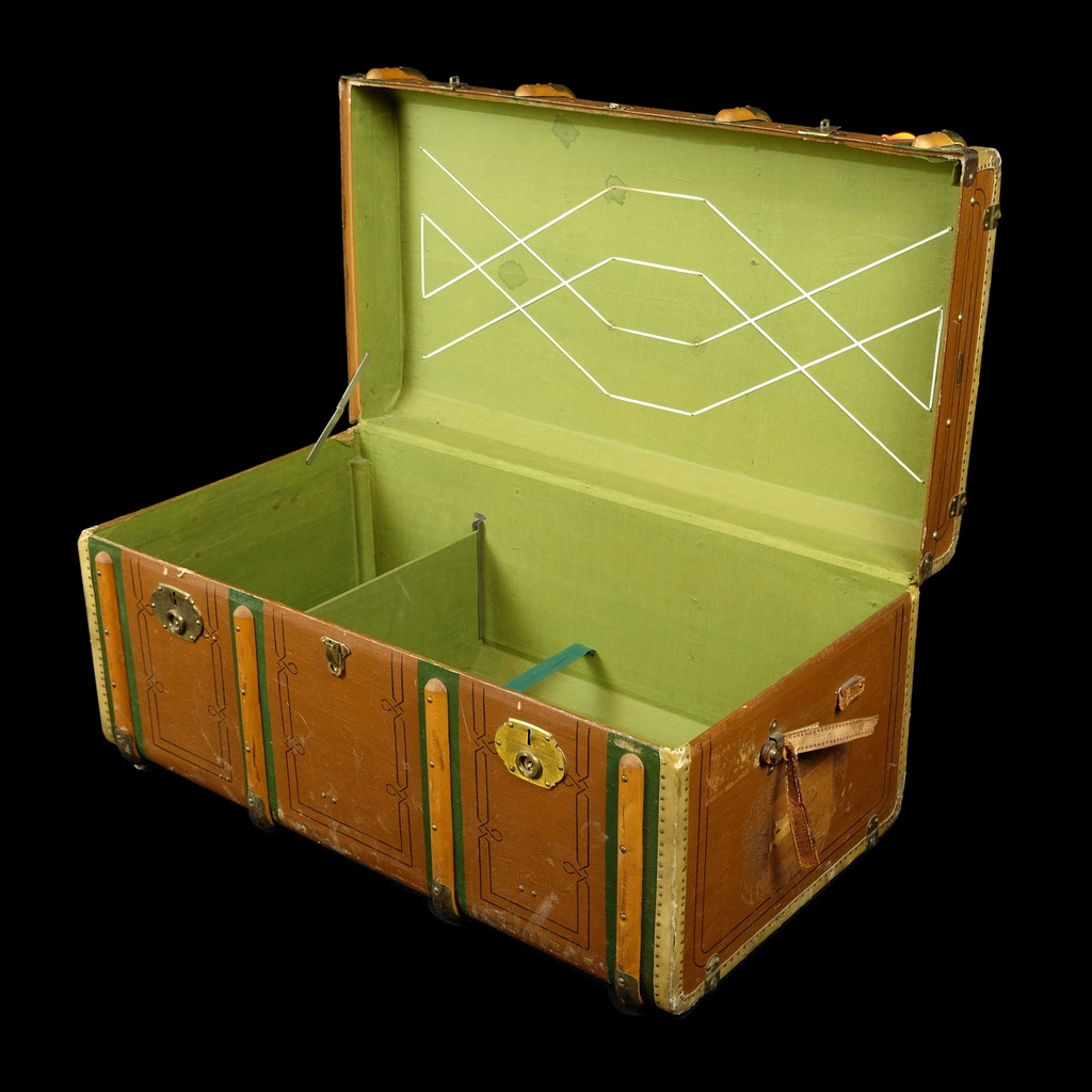 brauner Überseekoffer