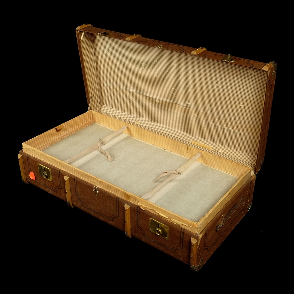 brauner Überseekoffer