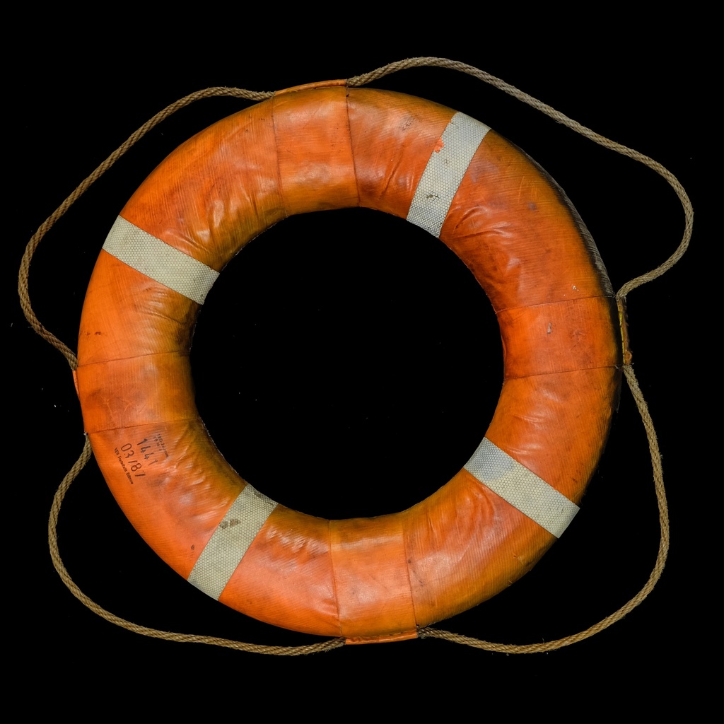 oranger Rettungsring