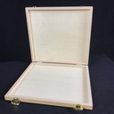 Holzboxen mit goldenem Verschluss