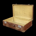 brauner Koffer aus Karton