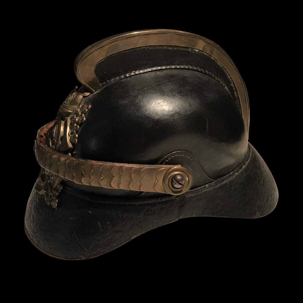 alter Feuerwehrhelm um 1900