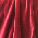 roter Samtstoff