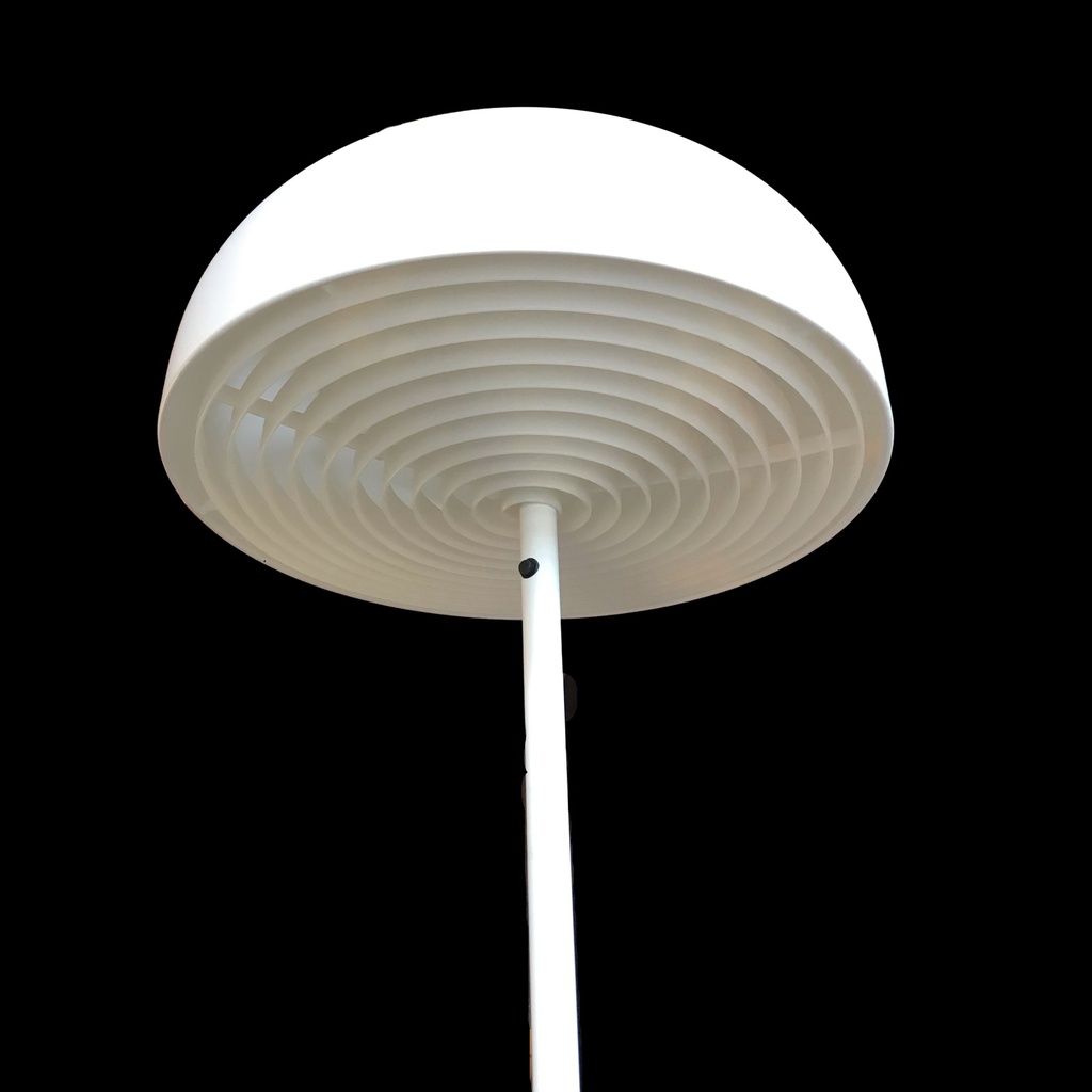 weiße Stehlampe