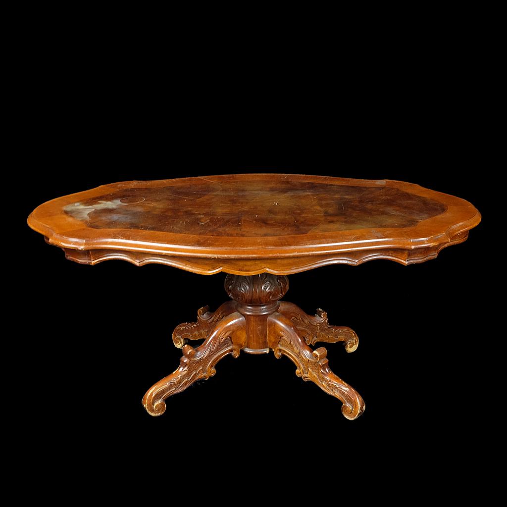 Couchtisch aus Holz