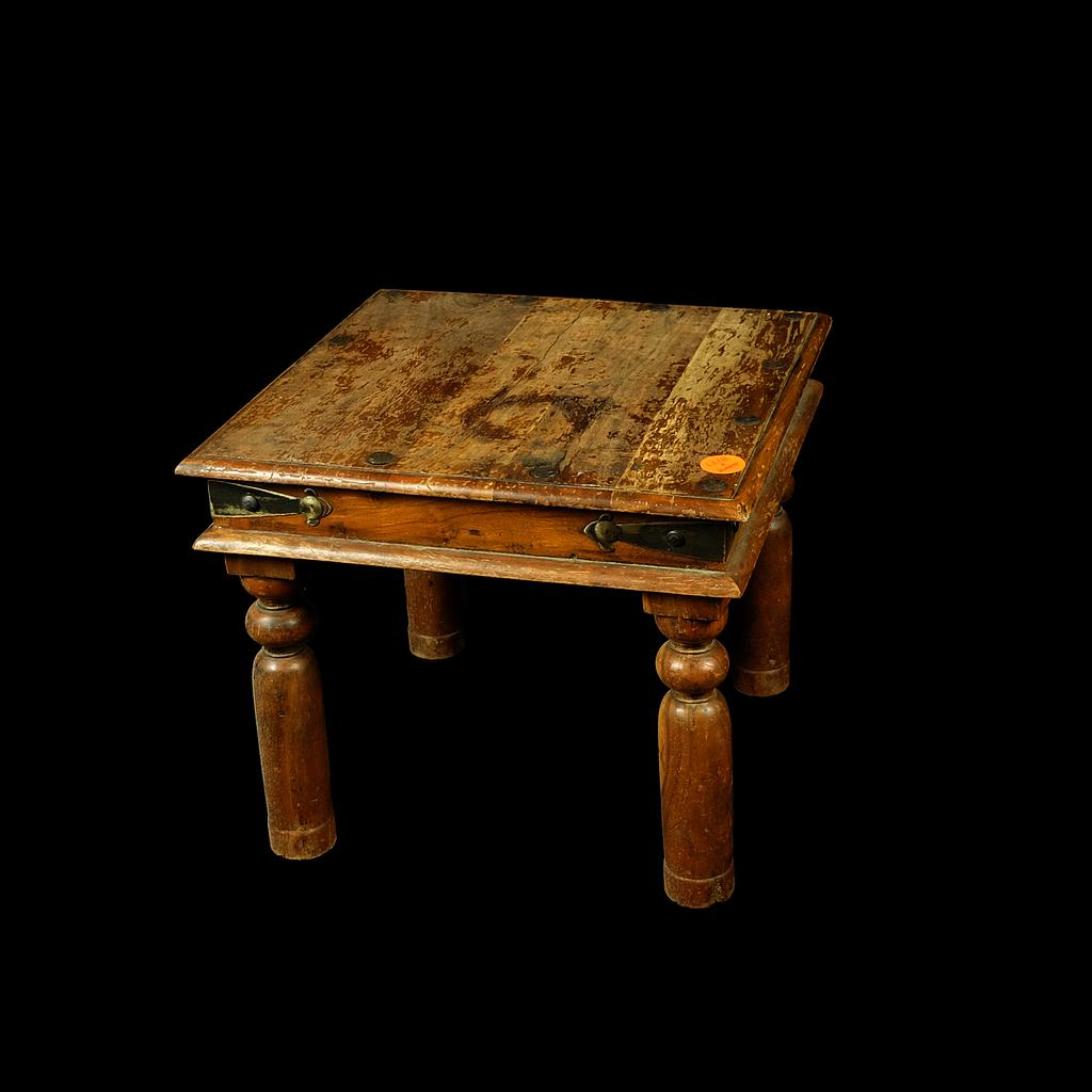 Couchtisch aus Holz
