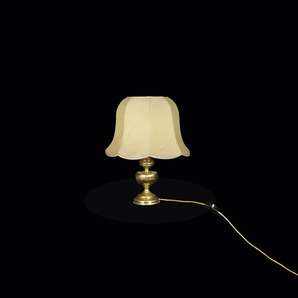 Tischlampe mit Glockenschirm