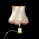 Tischlampe mit rosa Schirm