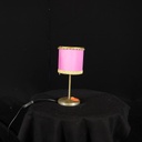 Tischlampe mit pinkem Schirm