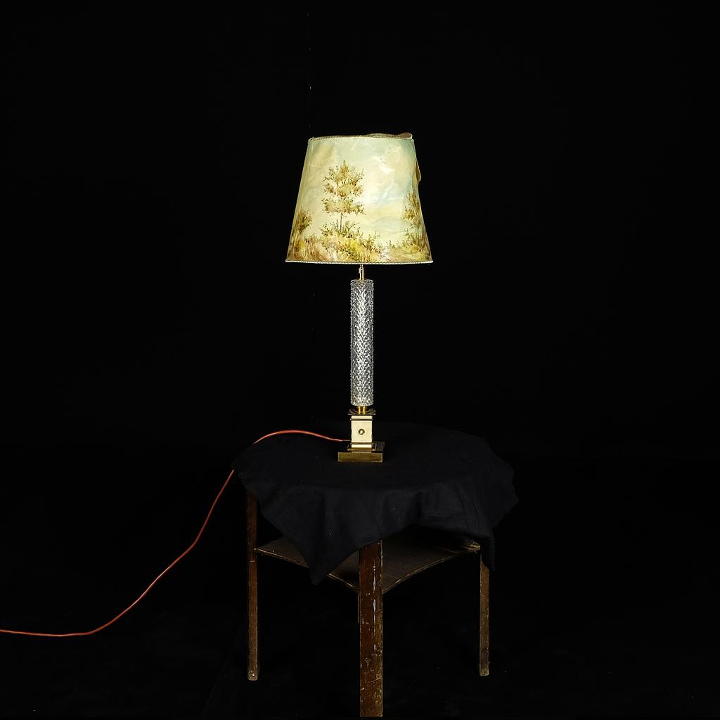 Tischlampe mit Glasfuß