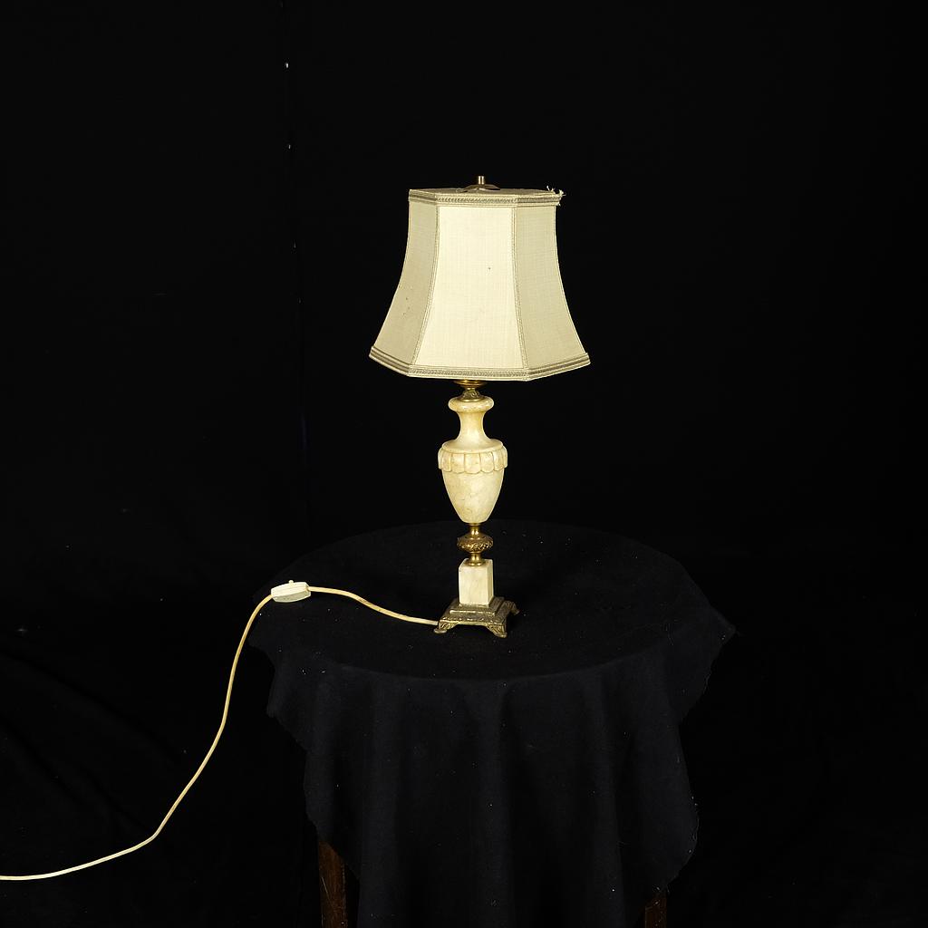 Tischlampe mit Marmorfuß