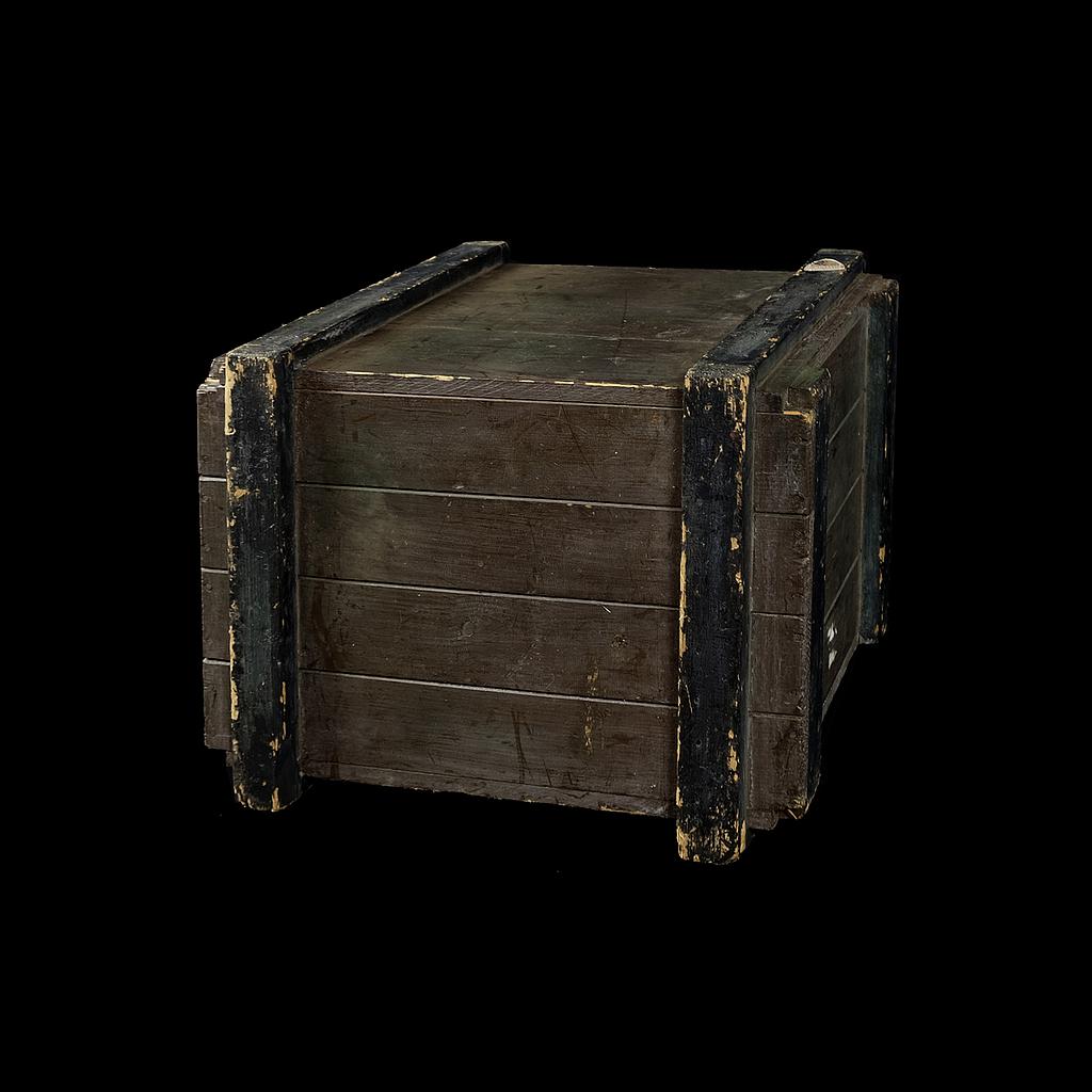 kleine dunkelbraune Holzkiste