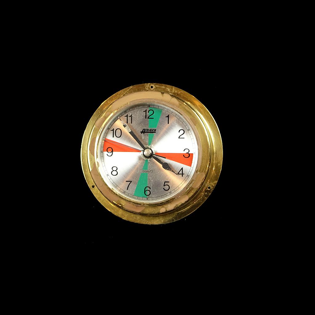 Uhr aus Messing