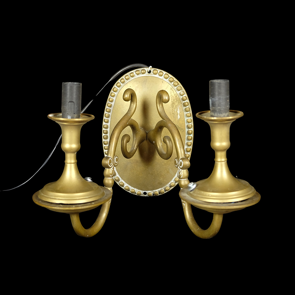 große zweiarmige Wandlampe aus Messing