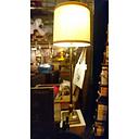 Miete - Stehlampe mit hellem Schirm