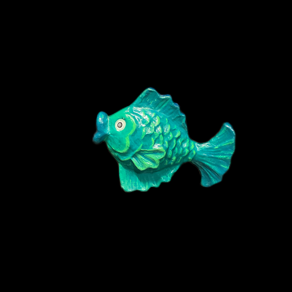 türkiser Fisch aus Pappmaché