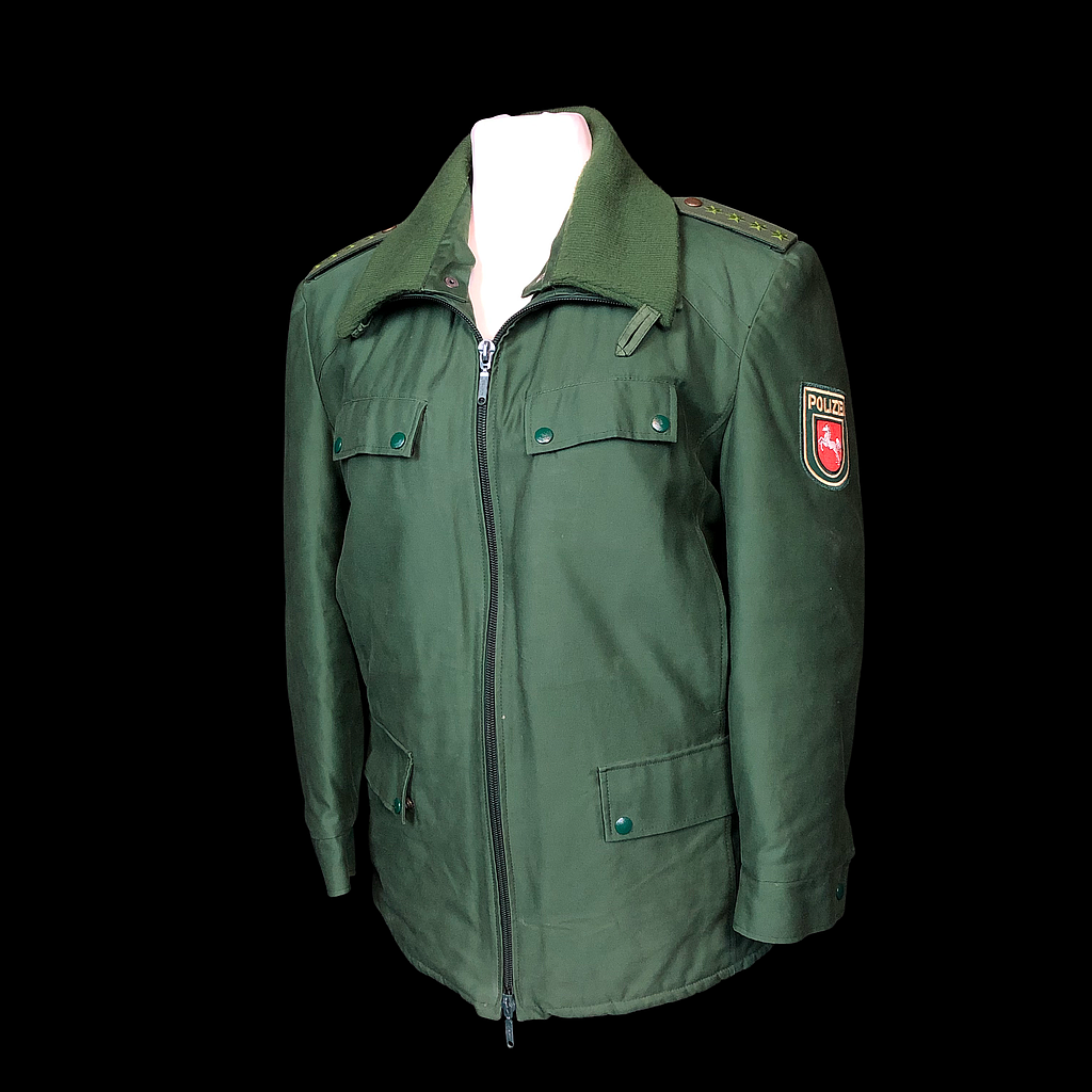 grüne Polizeiwinterjacke