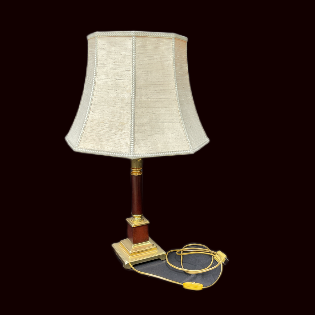 Miete - Große Tischlampe 