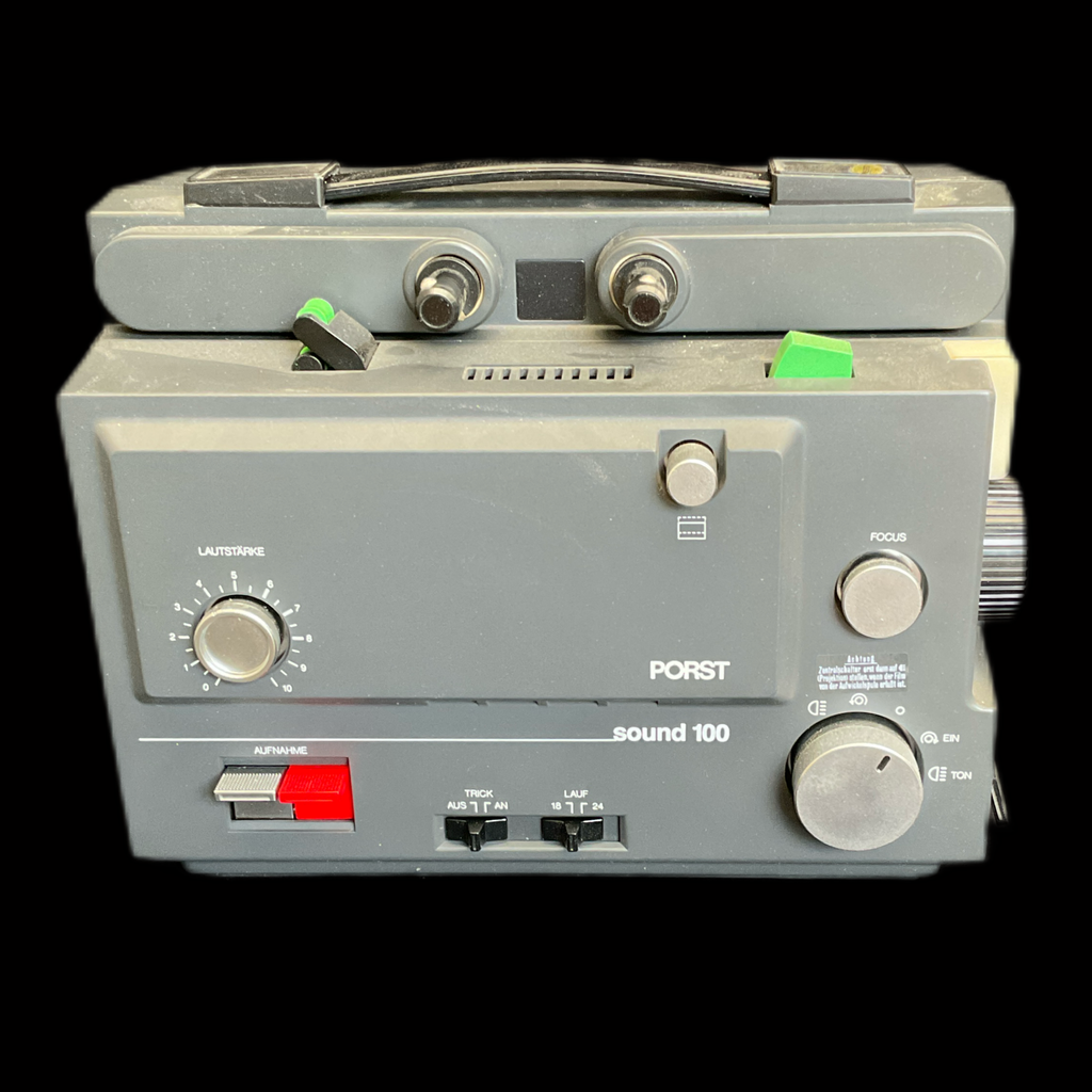 Super 8 Filmprojektor in Holzkiste