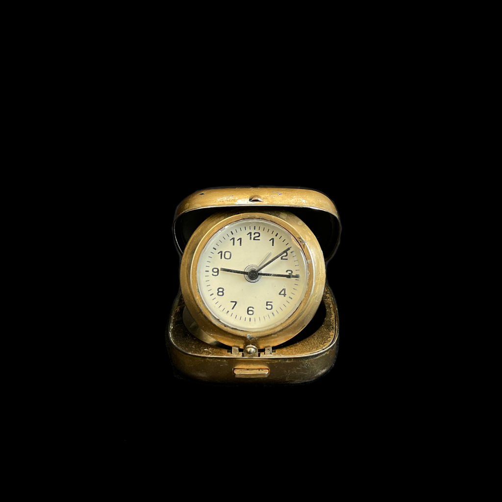 Aufklappbare Vintage Reiseuhr