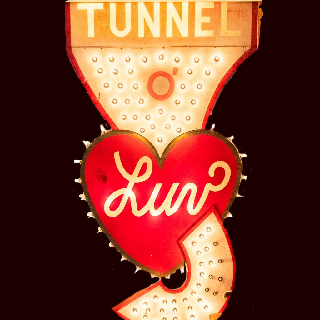 Leuchtschild ‚Tunnel Of Love‘