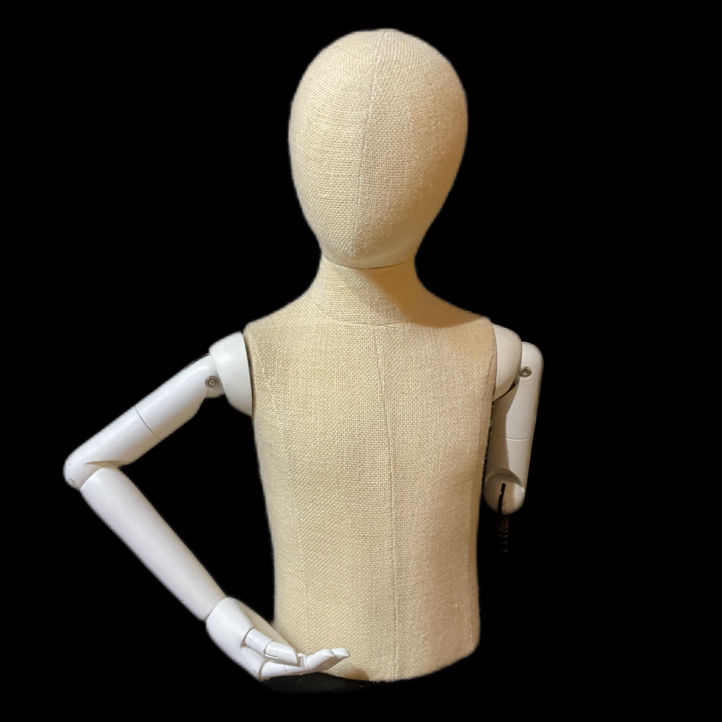 Schneiderbüste mit einem Arm und Kopf (kleiner Mensch) 