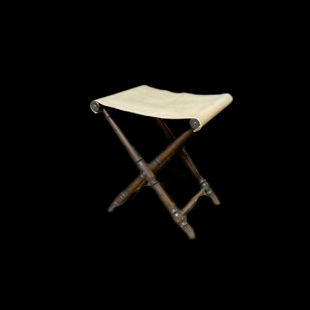 Kleiner klappbarer Hocker