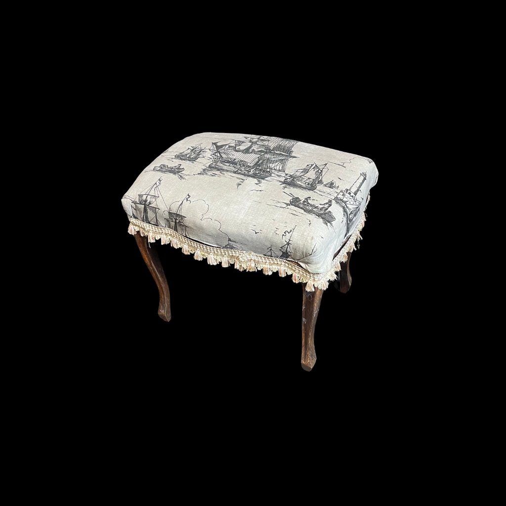 Barock-Fußhocker mit Seefahrtmotiv