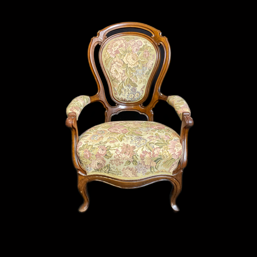 Antiker floraler Sessel