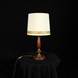 [LMP0038] Tischlampe mit hellem Schirm