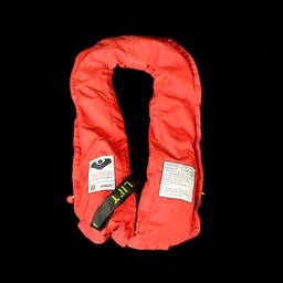 [MAR0071] rote Rettungsweste