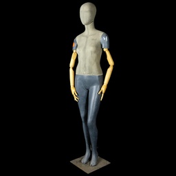[REQ0198] weibliche Gliederpuppe