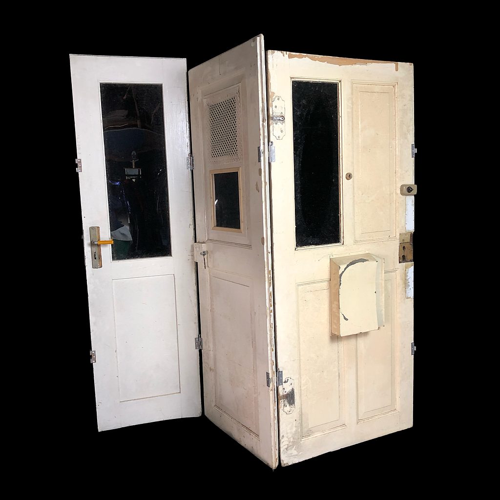modulare Stellwände aus alten Türen