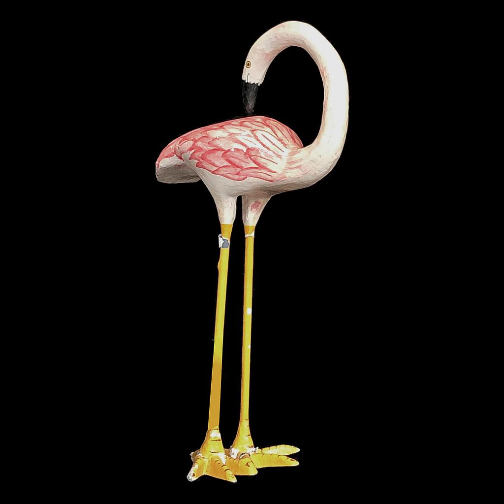 rosa Flamingo mit gelben Füßen aus Pappmaché
